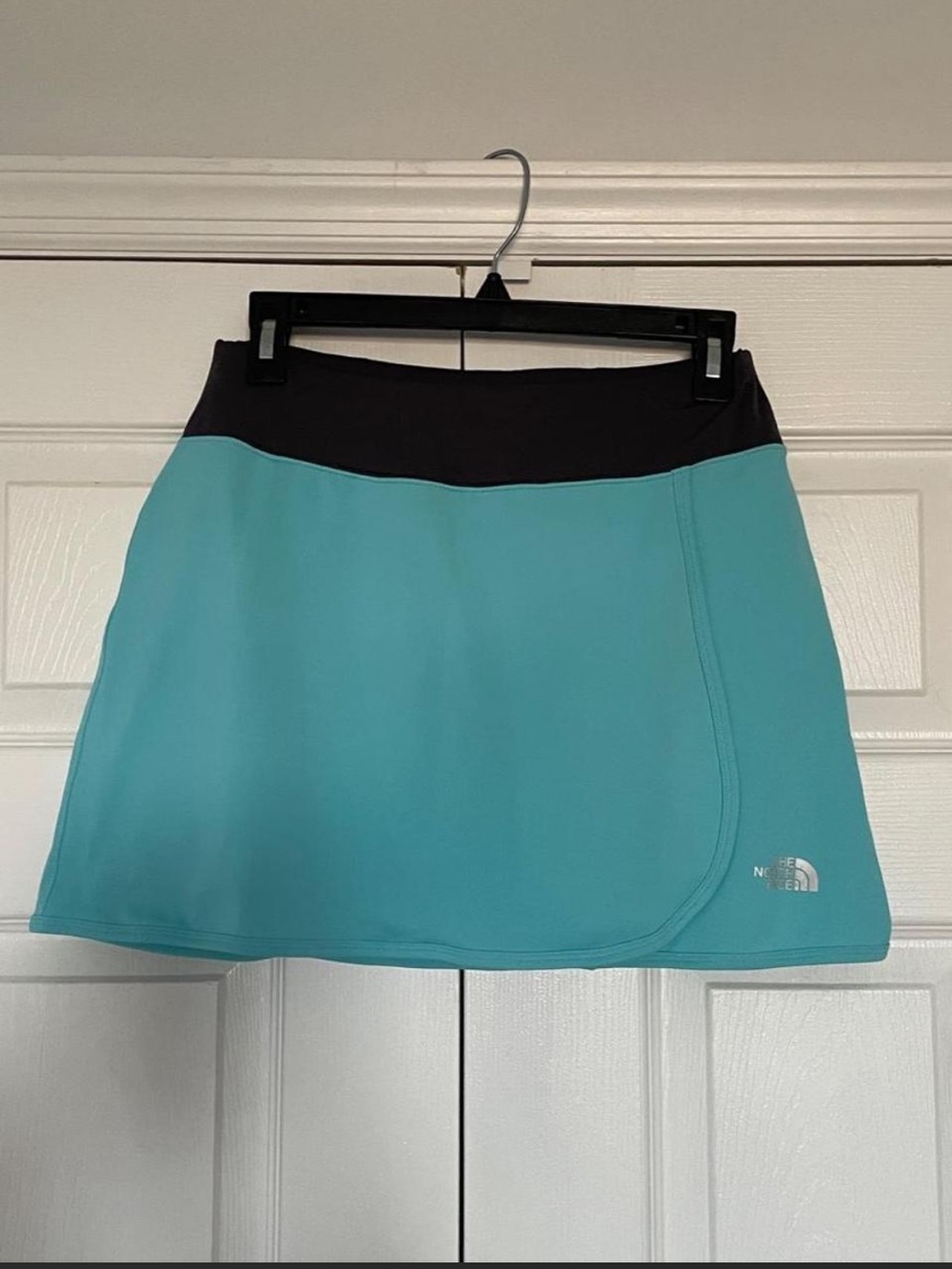 The North Face Women's Aqua Blue Active Skort with Black Waistband